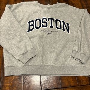 H&M Grey Boston Crewneck Size Medium